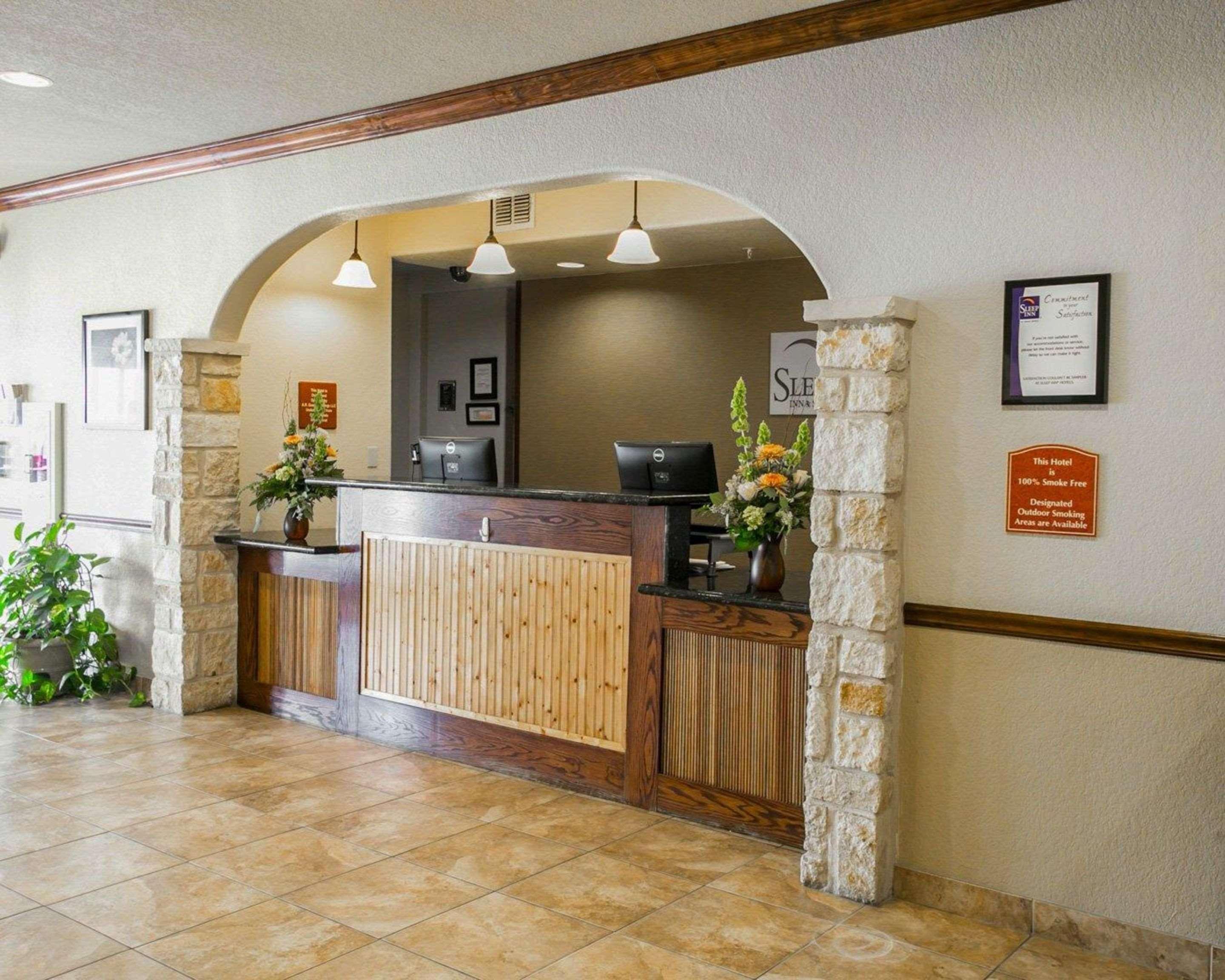 Sleep Inn & Suites Gonzales Near Palmetto State Park Extérieur photo